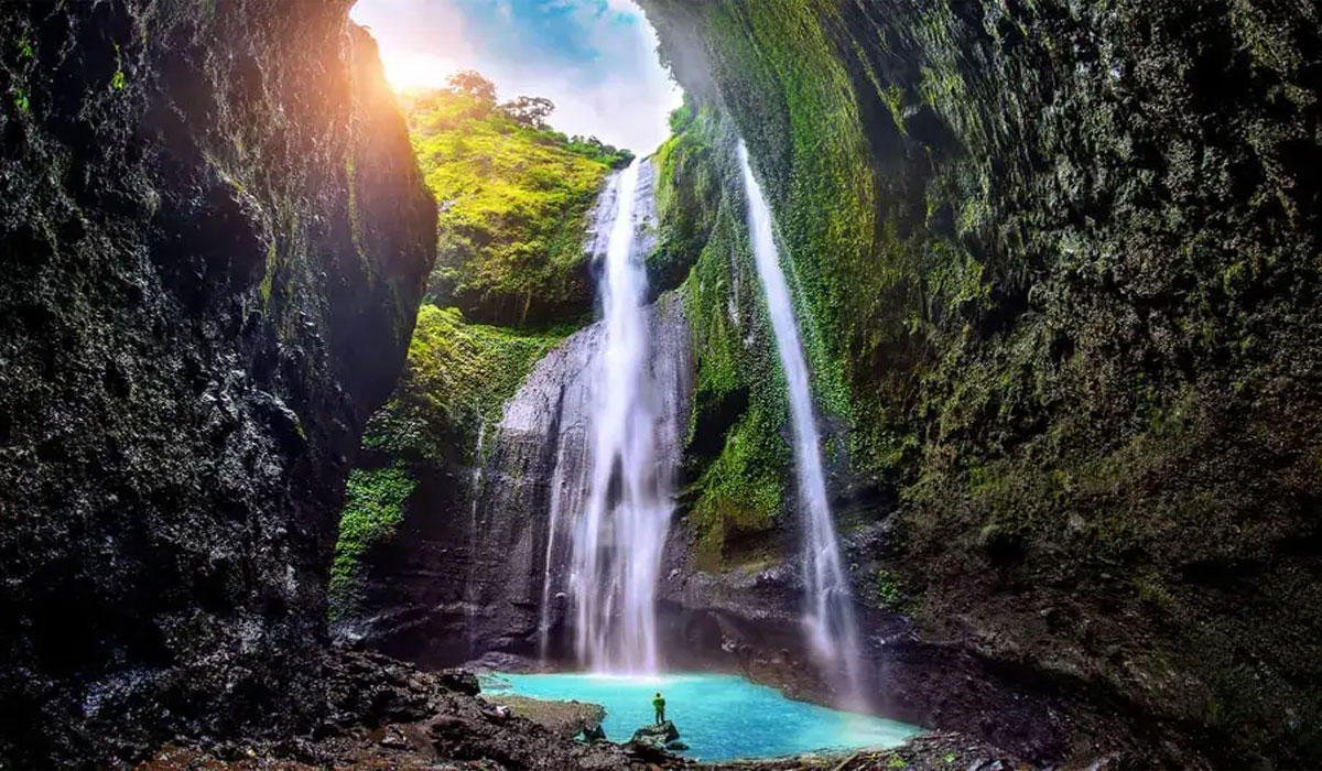 Curug Tunggul Naga: Surga Tersembunyi di Jantung Cilacap yang Tak Pernah Penuh